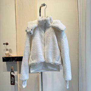 ALO Foxy Sherpa Short Removable Hood for Women